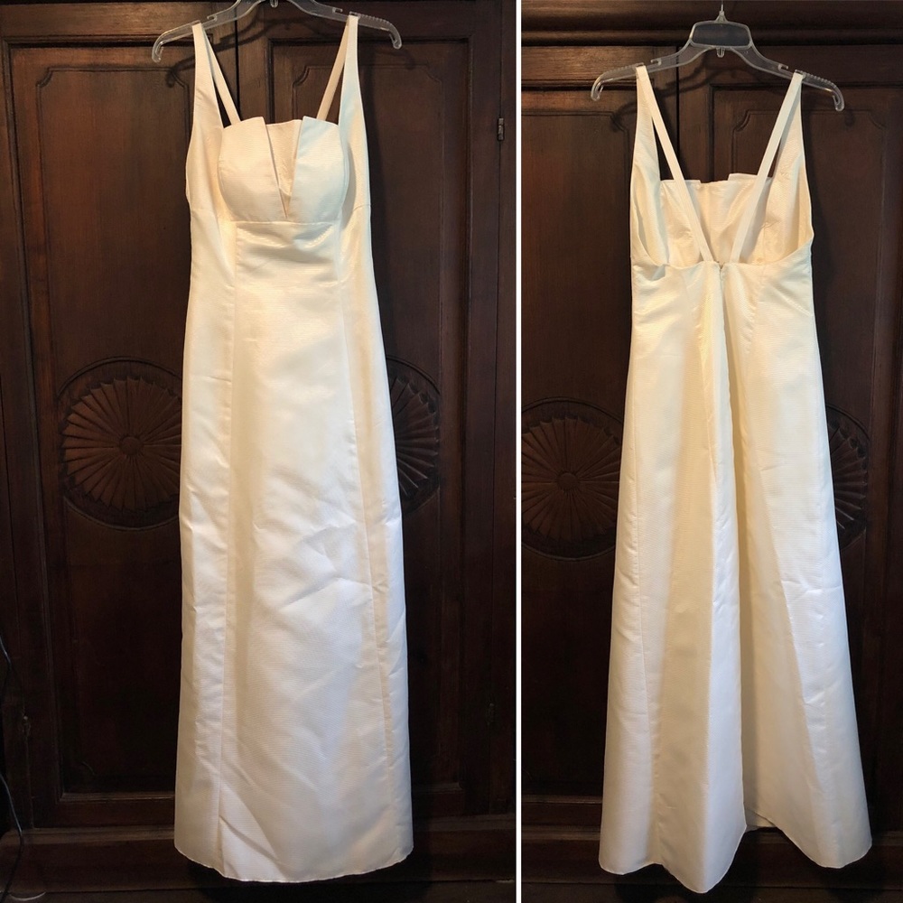 Ema Valdemossa formal gown or wedding dress